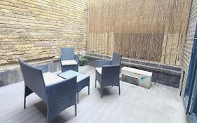 Spacious 3 Bed Flat Near Liverpool Street, Spitalfields